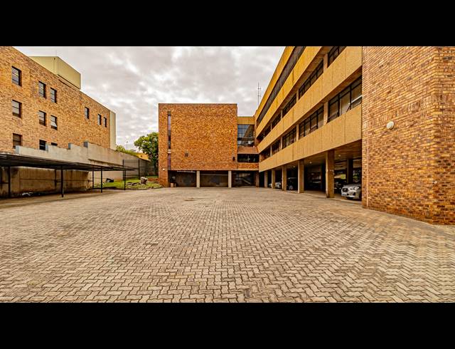 338M² OFFICE FOR SALE IN FERNDALE